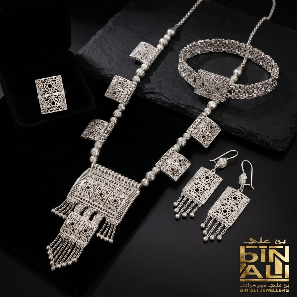 TRADITIONAL OMANI SET