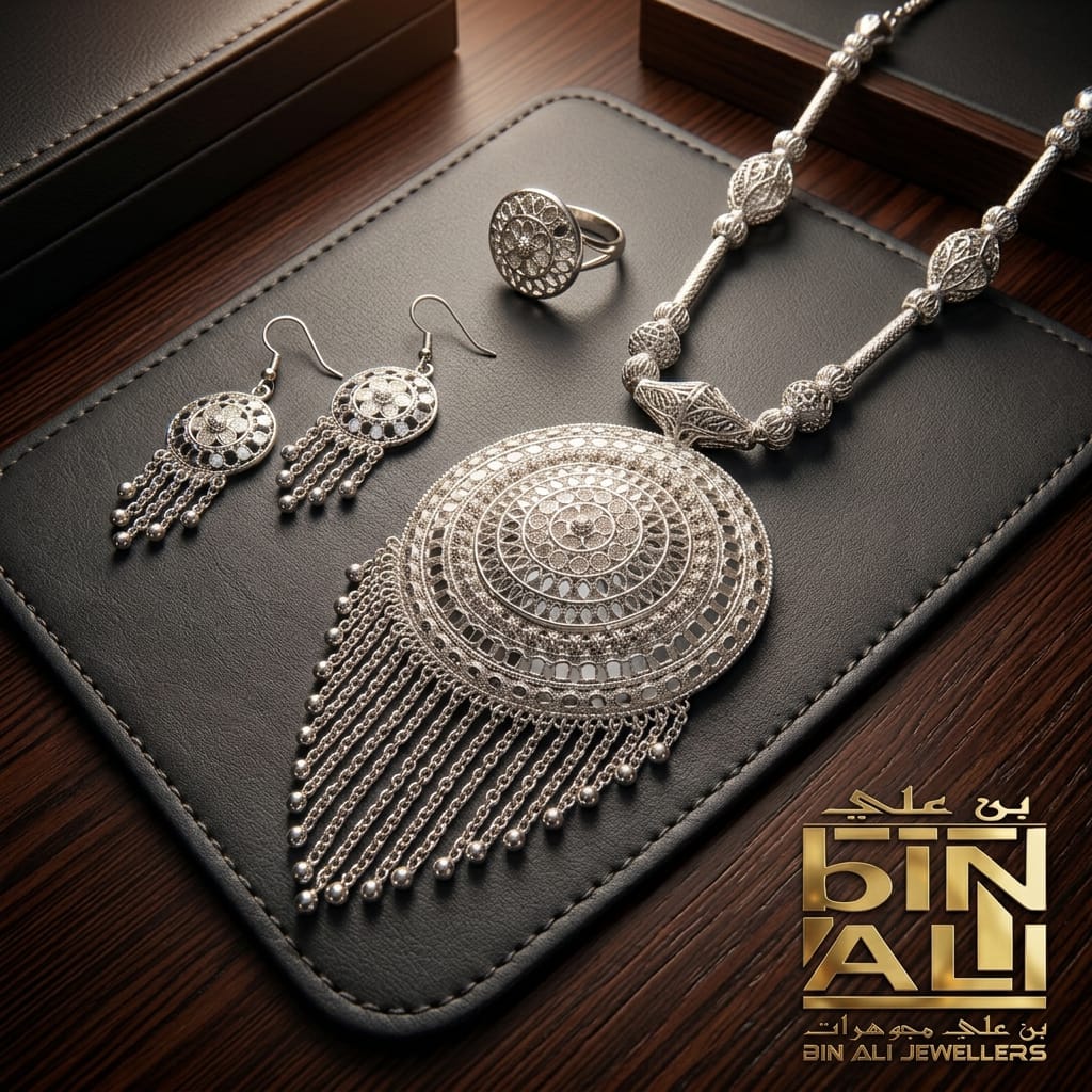 LONG NECKLACE